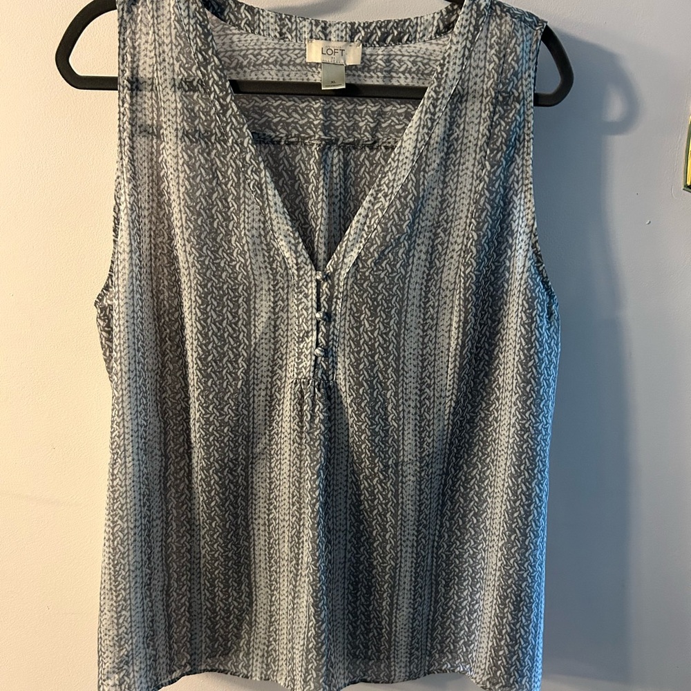 LOFT Gray and White Buttoned Sleeveless Blouse